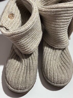 UGG Knit Sweater Boots Sz 7 Cream Cozy Après Ski Fall Winter